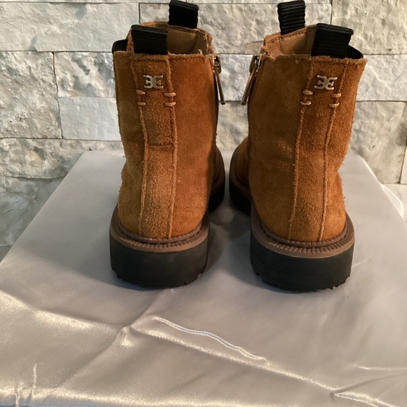 Sam Edelman Laguna Chelsea Boots (Kids) - Picture 9 of 16